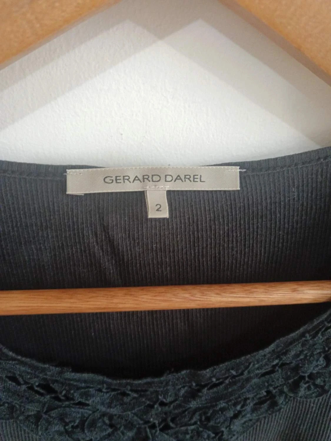 C131 black t-shirt Gérard Darel T2 – photo 2
